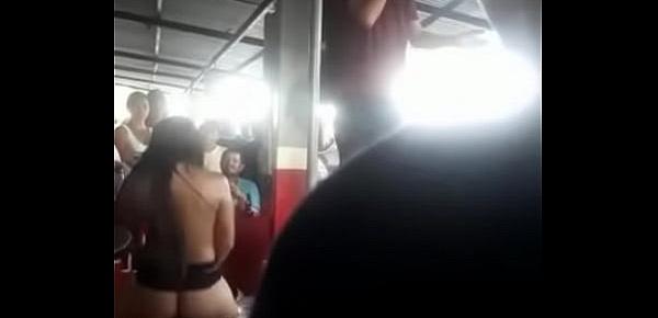  Teniendo sexo sin condon con una puta en publico